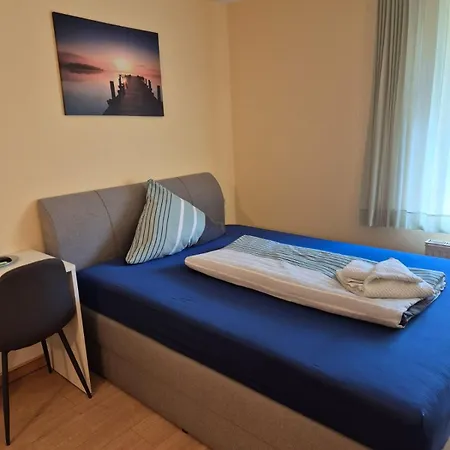 Lindenthal 3* لبسيا